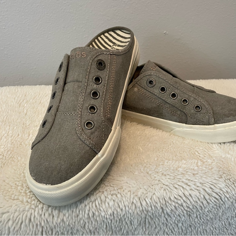 Taos Footwear Gray Slip-On Loafers